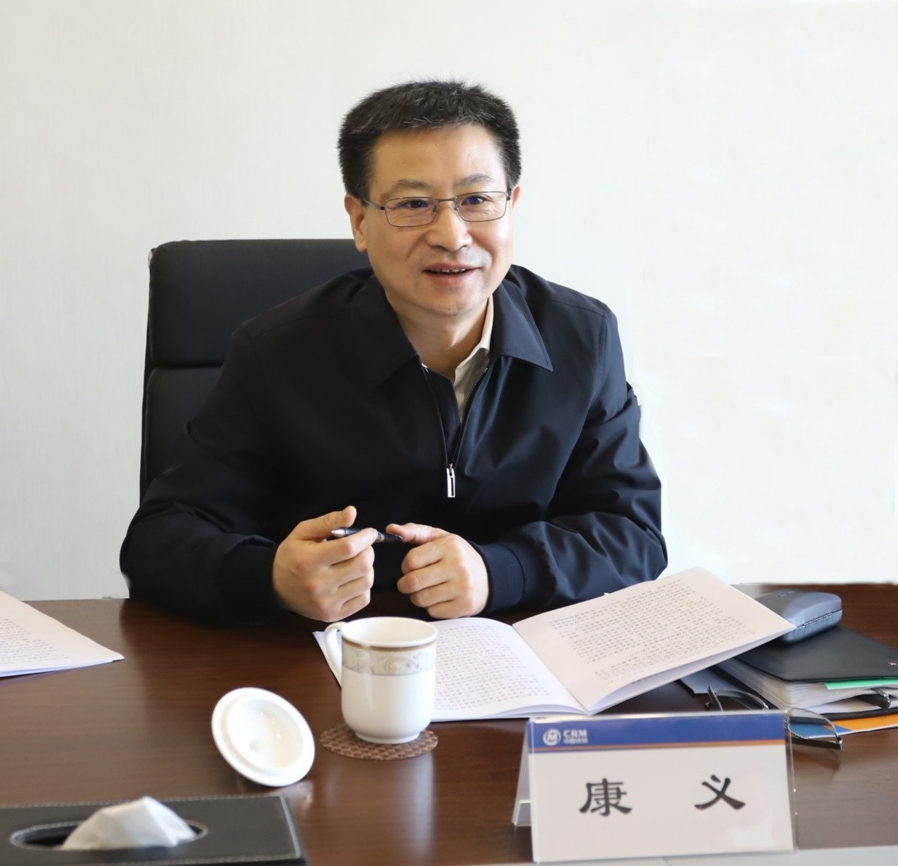 天津市副市长康义到英国365集团官网调研指导工作