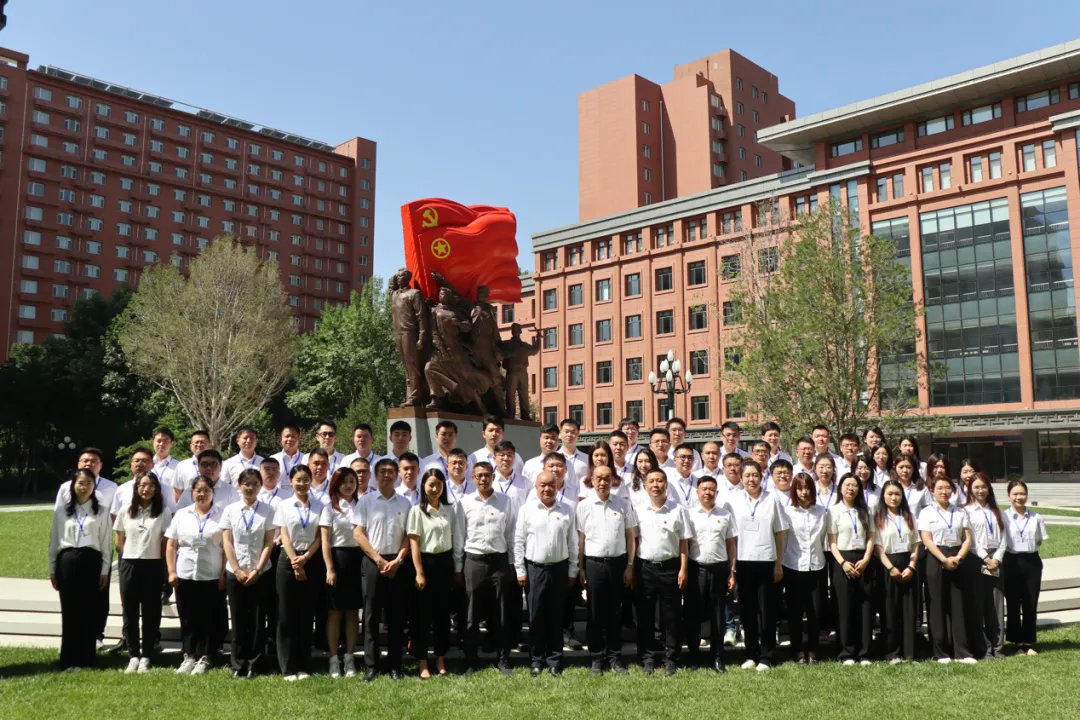 英国365集团官网首期“青马工程”培训班开班